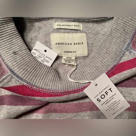 Ahh-mazingly Soft American Eagle Jegging Fit Gray and Pink Sweatshirt NWT - S - Picture 3 of 7